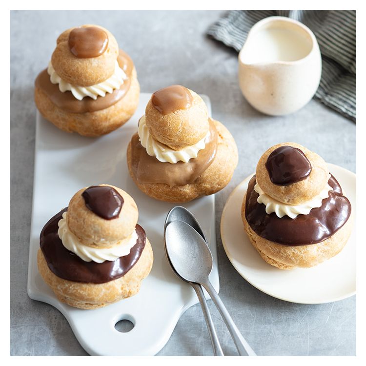 Religieuse au café X2