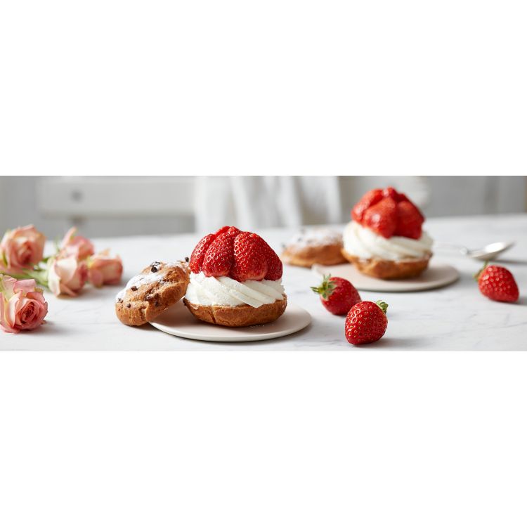 STRAWBERRY CHOUX CHANTILLY
